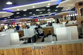 一不小心起晚了，到中午该吃饭啦，看梅子熙熙的神仙操作