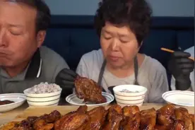 一家三口又来了，大鸡腿，看别人吃饭真香视频封面