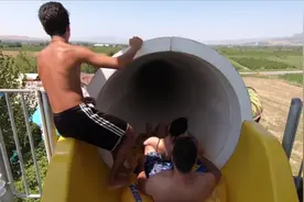 户外游乐园，水滑梯全程超长，跟男朋友玩最爽视频封面