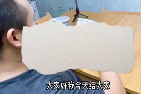 可当桌面摆件的华为超级无线快充CP62细节展示，两小时充满mate30