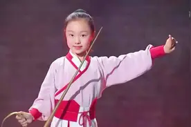 小师父展示高难度茶艺技巧，刚柔并济太唯美，引全场阵阵惊呼！视频封面