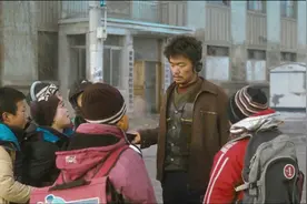 树先生，总是嘴里叼一根烟，还有那双无处安放的手视频封面