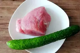 黄瓜和猪肉一起做，想不到这么好吃，我家隔三差五就要吃