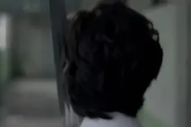 女学生勇闯废旧教学楼，遭遇一系列可怕事情，幸好最后是虚惊一场视频封面