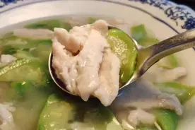丝瓜肉片汤怎么做好吃？大厨教你详细做法，汤鲜味美，肉片滑嫩视频封面