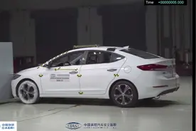 中保研：北京现代领动25%偏置碰撞安全测试，韩系车真的皮薄吗？视频封面