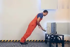 魔术揭秘：那些年被骗的悬空坐着的魔术,今天可算知道了视频封面