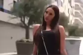 这是什么车标？小金人？还是飞鸟？知道的告诉我，准备入手一辆。视频封面