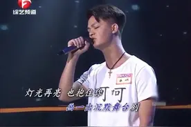 小哥演唱《不要说话》，声音低沉很好听，就是音准稍微有点问题