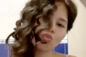 哈萨克美女教你1根木棍1分钟做卷发#杭州#浙江财经大学#留学生#