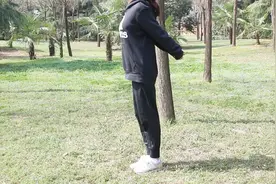 夏季最佳减肥动作，抬胳膊100下，赶走身上脂肪，告别圆肩驼背