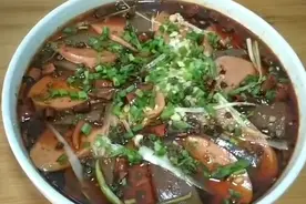 毛血旺的家常做法，步骤简单，加上这几种配菜，好吃又实惠视频封面