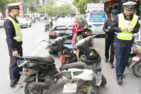 电动车新规已实施，交警提醒：可以骑电动车出门，但先做好一件事