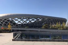 酷似鸟巢，徐州奥体中心气势宏伟，主体育场容纳35000人视频封面