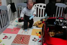 刚会走路的宝宝，为什么老是原地转圈啊，有没有知道的