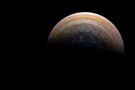 看太阳系天体运行的轨迹，木星可以说是小行星带的指挥视频封面