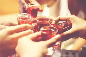 治疗阳痿的欣炜歌，酒后可以服用吗？明确：“效果”不受饮食影响