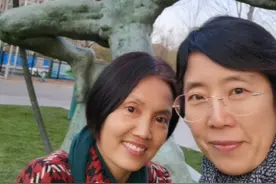 邻居姐姐邀我一起参观清华大学艺术馆视频封面