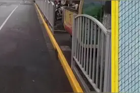 马路牙子上有黄色实线或黄色虚线的区别视频封面