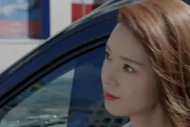 穷小子救下美女，竟是身价千亿的富家女，美女一见钟情视频封面