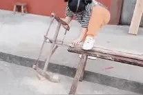 幼年版“李子柒”！浙江7岁“铁锤妹妹”爆红，被1200万网友围观