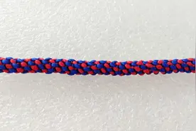 用三根线编一条幸运手绳，想不到用的是这种编绳基础结