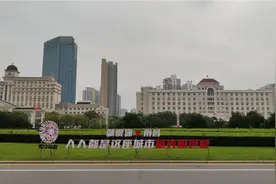 实拍南昌红谷滩新区CBD,说实话城市建设不输新一线城市，太震撼了视频封面