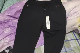 在拼多多买了条裤子才话了十几块钱，质量还不错。视频封面