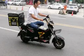 武汉外卖小哥专用神车，时速63km，配两组72V电池，一天都用不完