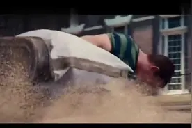 超级英雄沙人，拥有不死的超能力，被按在地上摩擦都毫发无损！