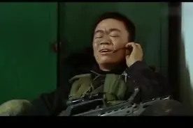 劫匪躲在化工厂，厂内化学有毒物品居多，小伙独自行动视频封面