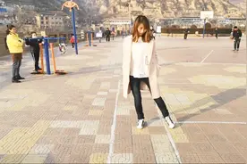 一夜之间火了《一二三》没有节奏不跟点子，真不明白为什么会火视频封面