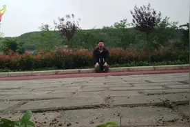 90后早上不到7点出门锻炼，回来都8点多了又去上班，晚上12点睡