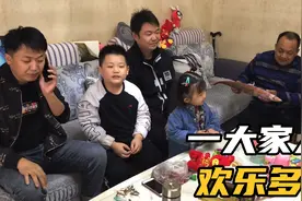 女婿去老丈人家吃饭还要带点菜，买烤鸭带去喝酒，一家人吃的开心视频封面