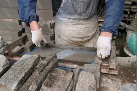 最原始的操作，加工石材，工人每天工资300元，这活你想干吗？视频封面