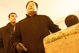 张峰卸磨杀驴，杀赵志强灭口，还将老婆和保姆一起干掉，太残忍视频封面