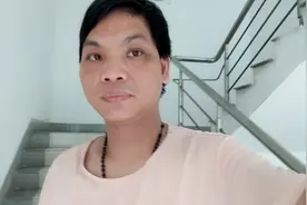 工厂打工真现实，有亲戚在厂当小官觉得了不起，光脚不怕穿鞋的视频封面