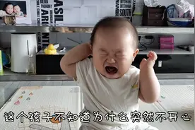 八个月宝宝无缘无故哭闹哄不好，宝妈带他看这个，效果堪比挖掘机视频封面