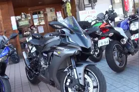 2016年雅马哈YZF-R1s视频封面