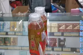 为了让消费者记住它，东鹏特饮独创设计两个盖子视频封面