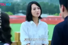 女儿住寄宿学校，不料却在学校亲了男孩子，老爸来了也太逗了视频封面