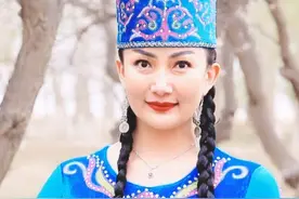 杏花园里的柯尔克孜族姑娘视频封面