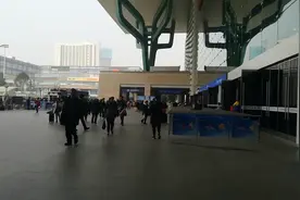 从成都东站出发到贵州遵义作跨年度旅游，车站爱心服务区很暖心视频封面