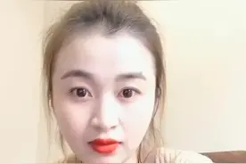 婴儿频繁的吐舌头是否正常？视频封面