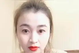 婴儿频繁的吐舌头是否正常？视频封面