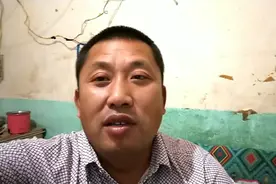 从昆明坐车到瑞丽，差不多十个小时，下车找了个房子，320元