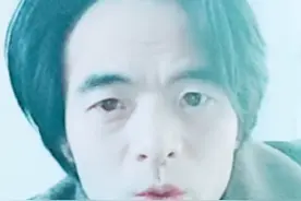 巜光辉岁月》是家驹写给在南非的，反种族隔离斗士，曼德拉写的歌