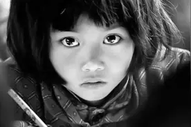 还记得希望工程的“大眼睛女孩”吗？28年过去了，她过得如何？视频封面