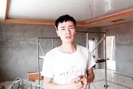 PVC材质造型吊顶，防水防火施工速度快等优点，但缺点也无法遮掩视频封面