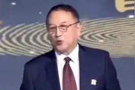 柳传志儿子终于结婚，柳传志上台讲话，感谢亲家生了个好女儿！